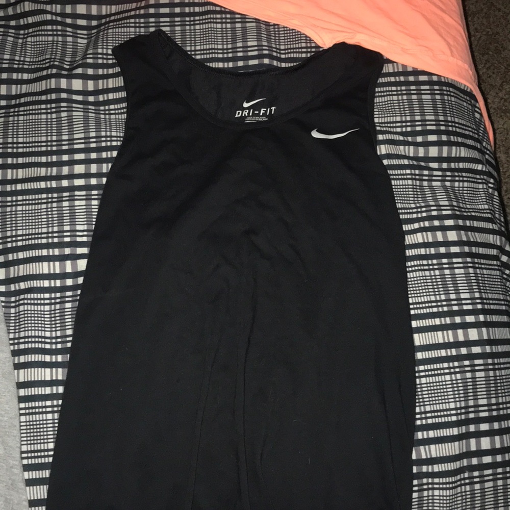 Assorted Tank Tops - Picture 5 of 8